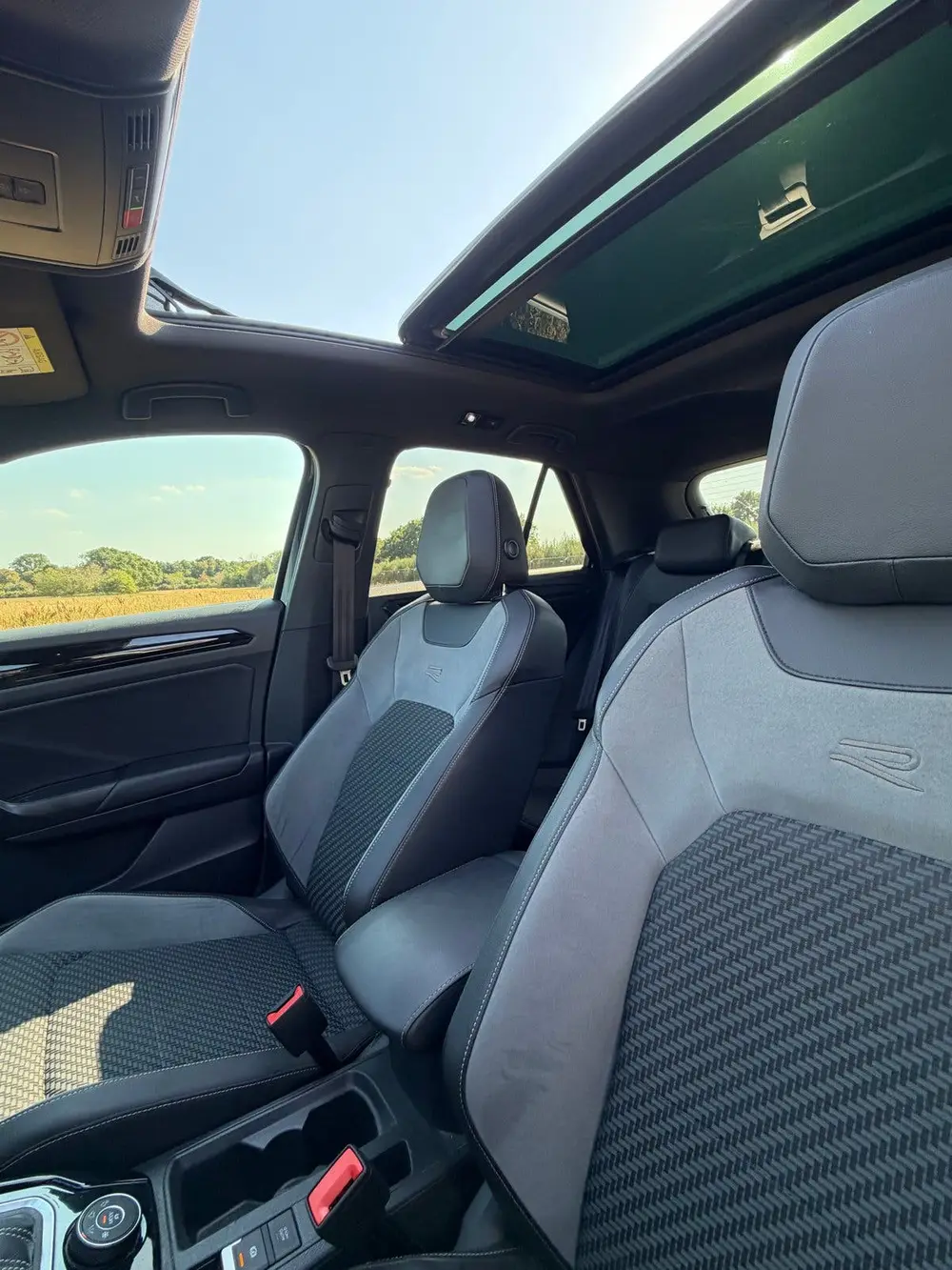 Volkswagen T-Roc 2.0 TSI 300pk 4Motion 7-DSG 2021 Zwart uit 2021, foto 5