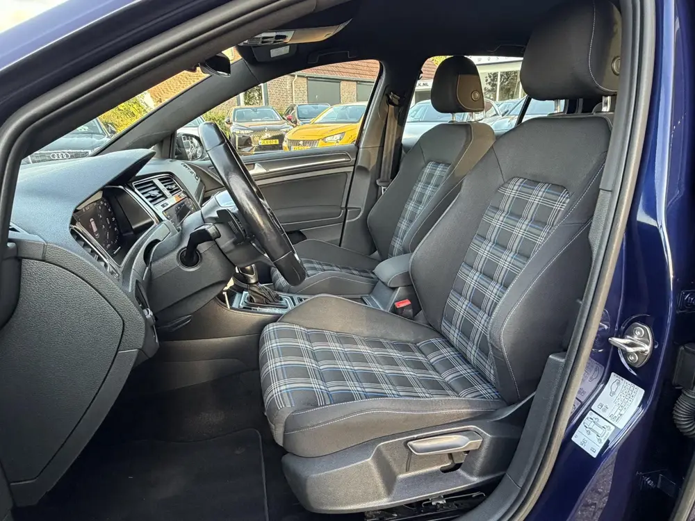 Volkswagen Golf 1.4 eHybrid GTE KLIMA | CRUISE | BOVAG ! uit 2020, foto 19