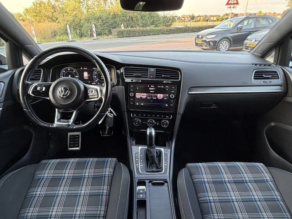 Volkswagen Golf 1.4 eHybrid GTE KLIMA | CRUISE | BOVAG ! uit 2020, foto 3