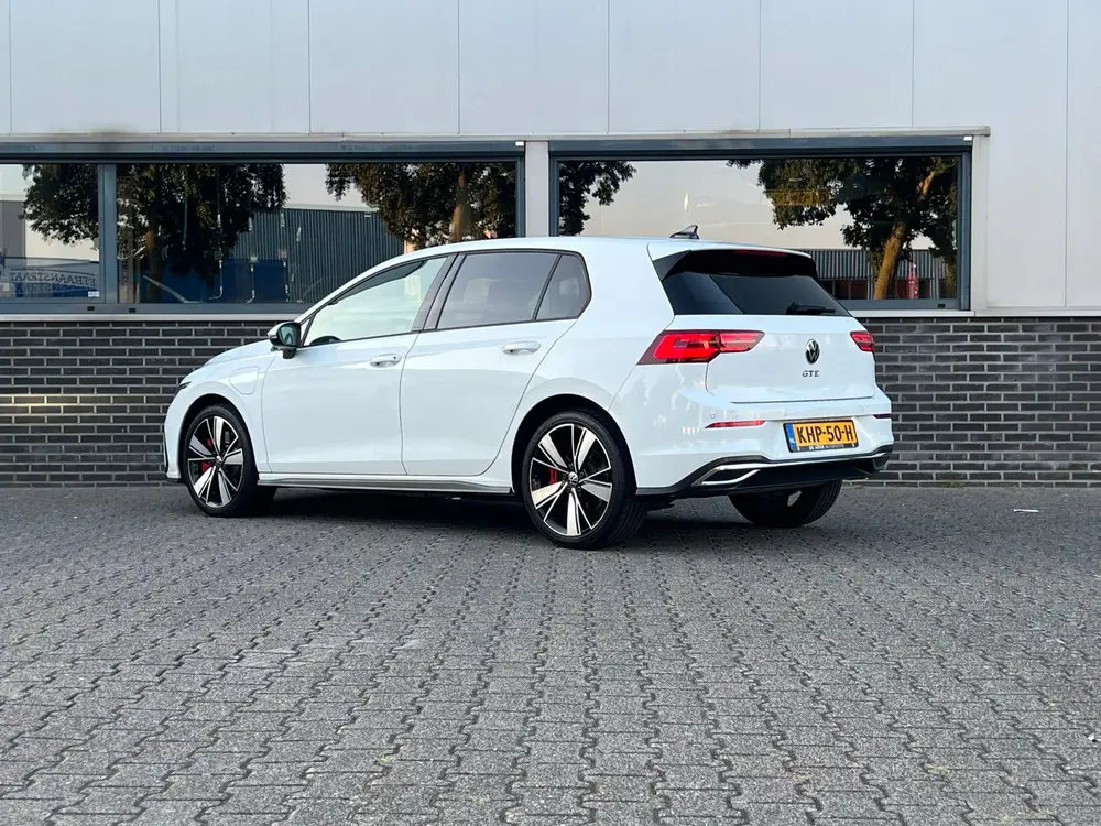 Volkswagen Golf 1.4 TSI eHybrid GTE - IQ. Light - Stoelverw uit 2022, foto 2