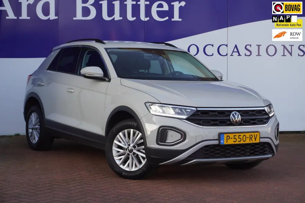 Volkswagen T-Roc 1.5 TSI Life 150PK / Orig-NL / Vitrual /Nav uit 2022