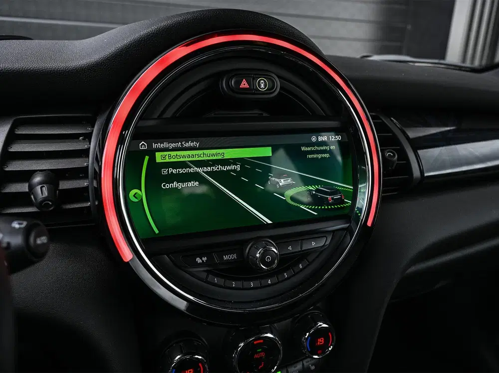 Mini Electric Yours 33 kWh uit 2020, foto 15