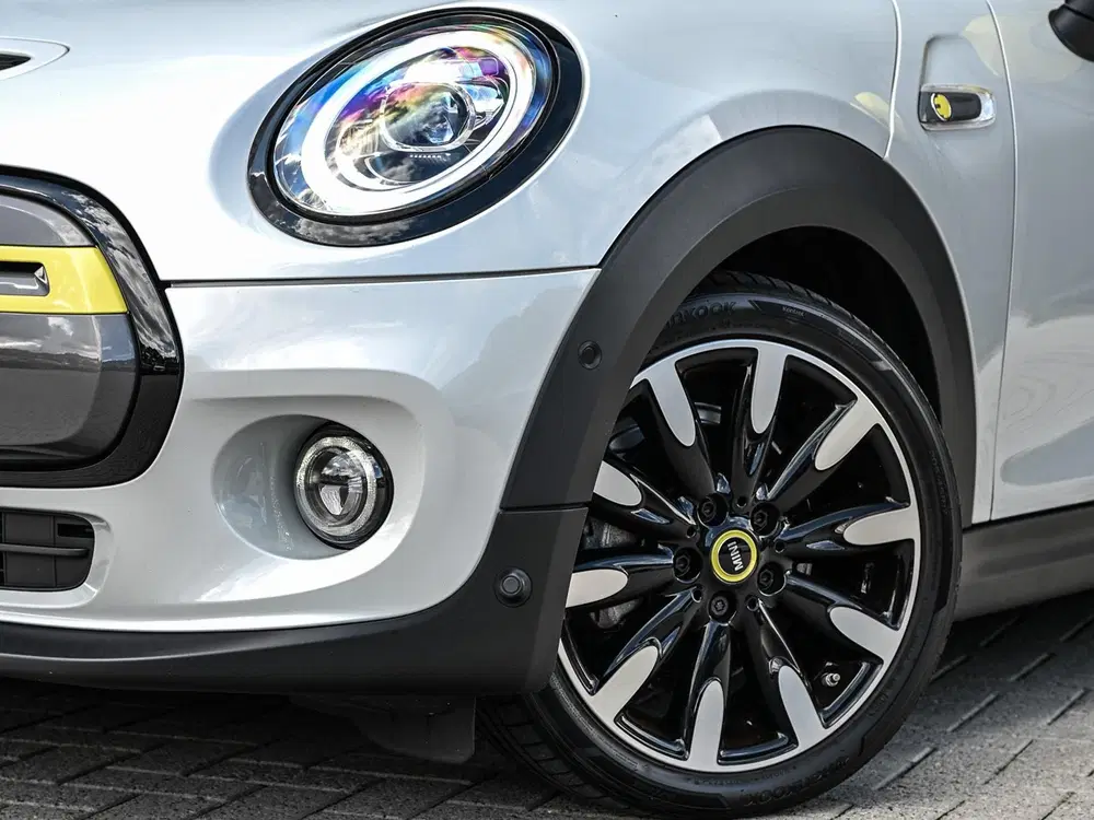 Mini Electric Yours 33 kWh uit 2020, foto 8