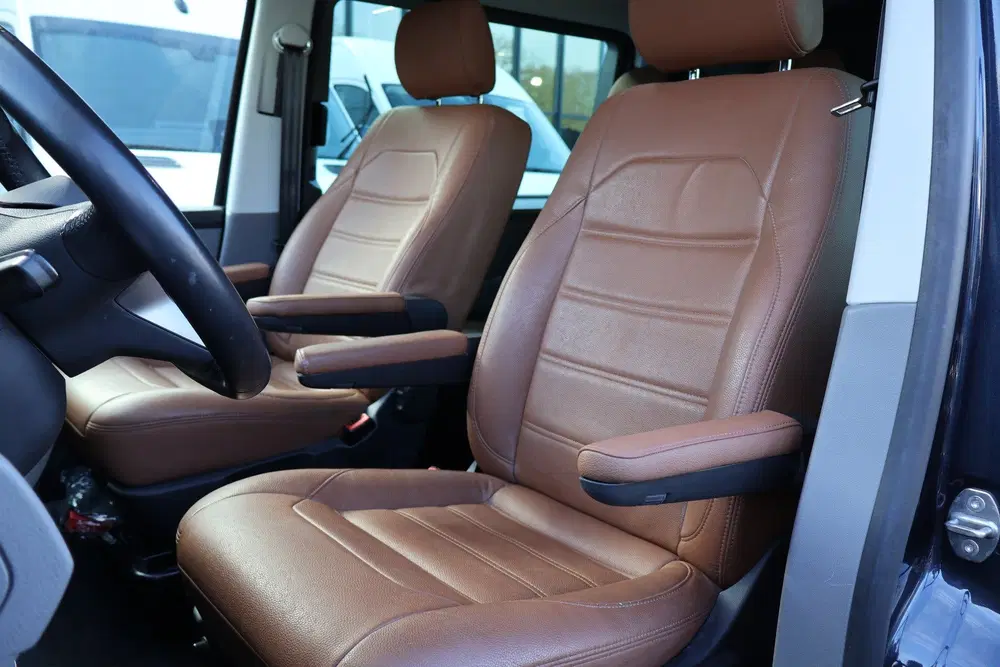 Volkswagen Transporter 2.0 TDI 204pk L2 H1 DC Bulli Automaat uit 2024, foto 2
