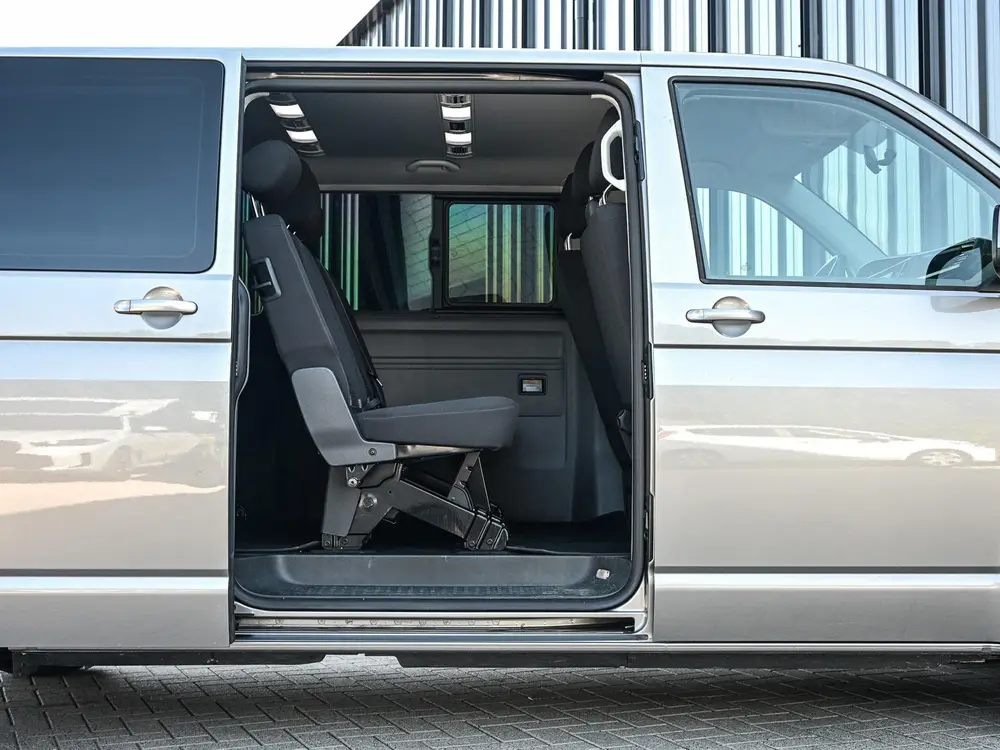 Volkswagen Transporter Caravelle 2.0 TDI L2H3 Highline 9p. | uit 2021, foto 20