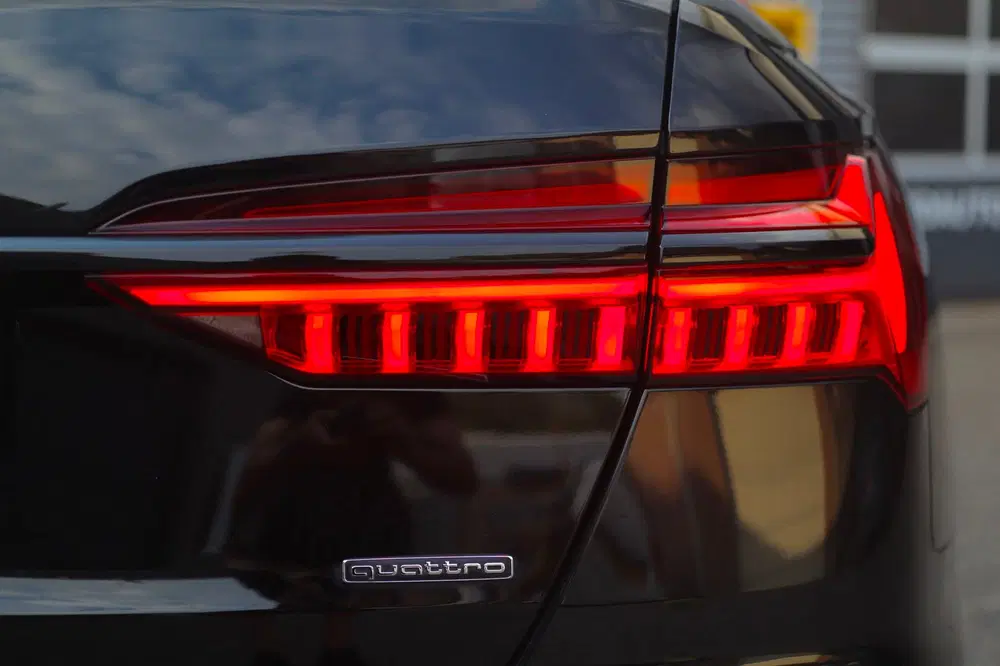 Audi A6 55 TFSI e quattro Competition S-Line 367 p uit 2020, foto 20