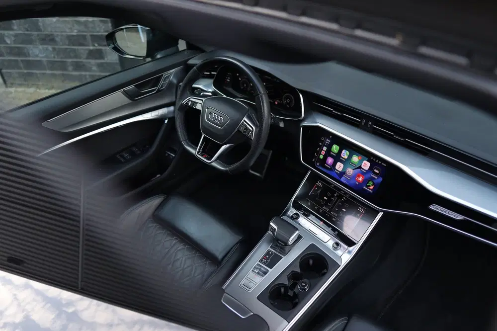 Audi A6 55 TFSI e quattro Competition S-Line 367 p uit 2020, foto 3