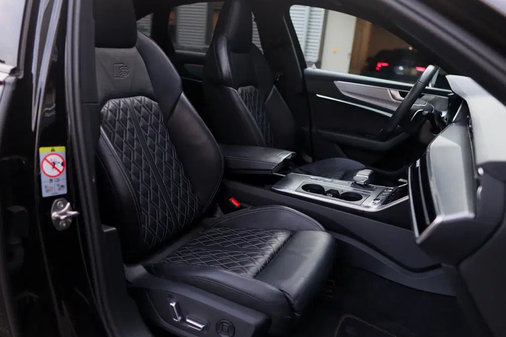 Audi A6 55 TFSI e quattro Competition S-Line 367 p uit 2020, foto 5