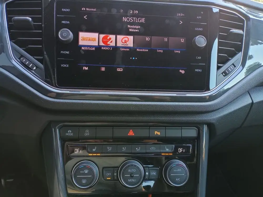 Volkswagen T-ROC 1.5 TSI Sport uit 2020, foto 12