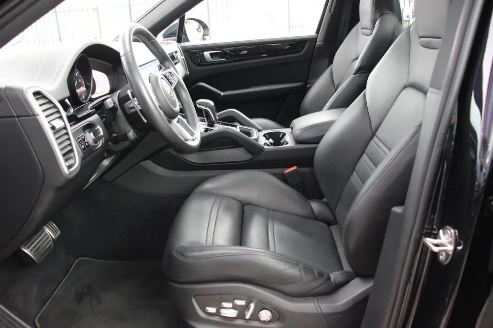 Porsche Cayenne Cayenne Coupé 3.0 E-Hybrid uit 2020, foto 10
