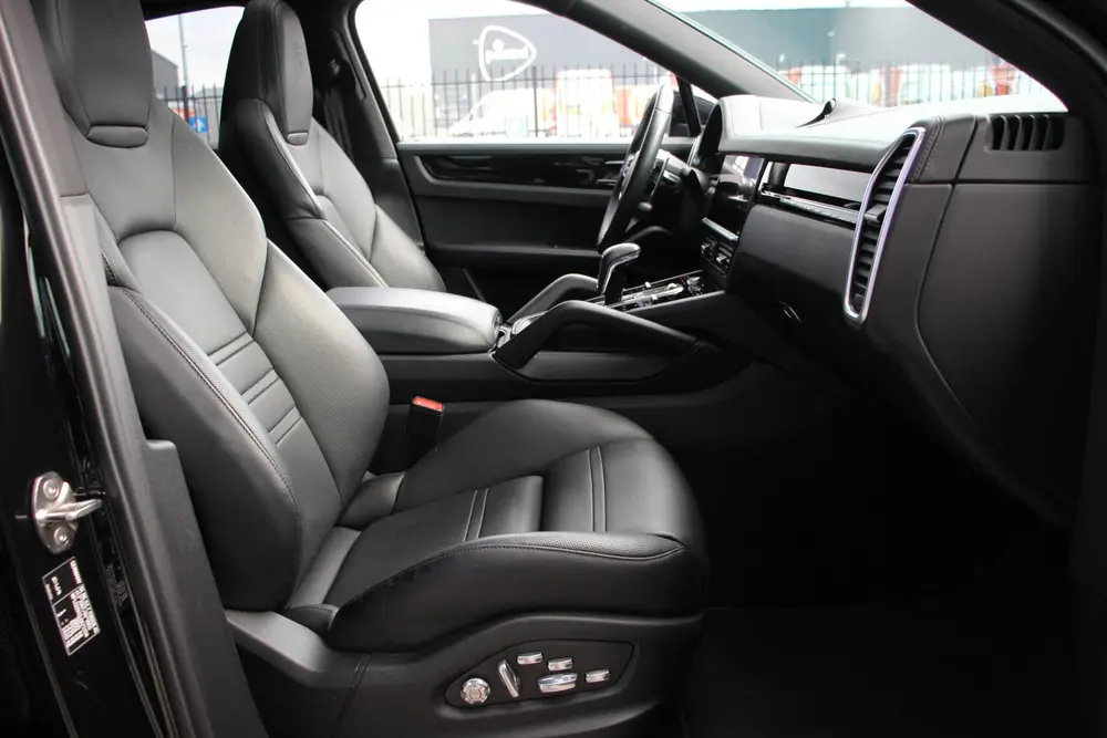 Porsche Cayenne Cayenne Coupé 3.0 E-Hybrid uit 2020, foto 13