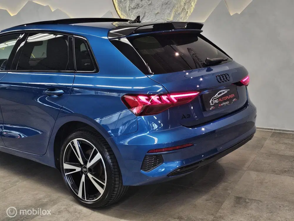 Audi A3 40 TFSI e S Edition Panorama uit 2022, foto 11