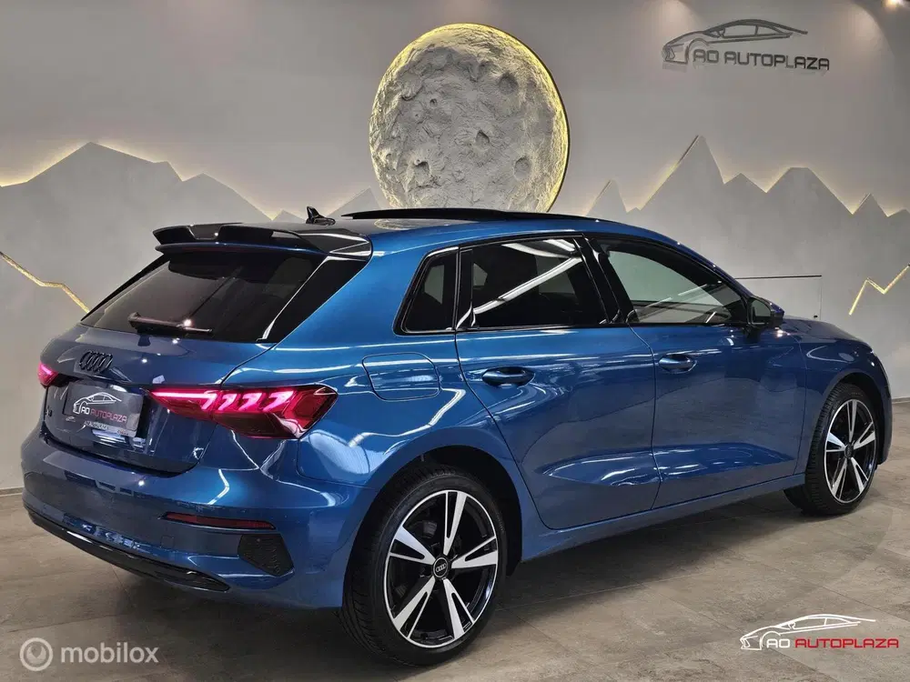 Audi A3 40 TFSI e S Edition Panorama uit 2022, foto 2