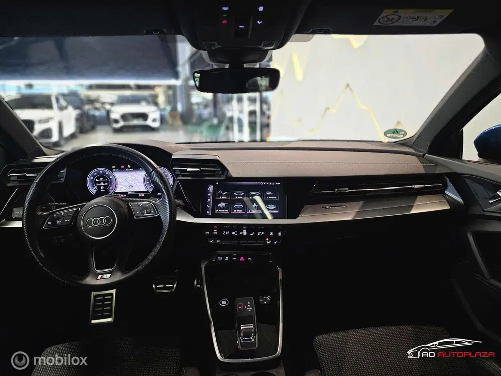Audi A3 40 TFSI e S Edition Panorama uit 2022, foto 3
