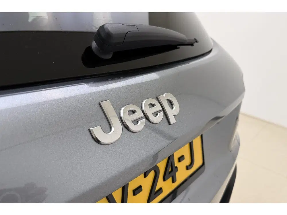 Jeep Avenger Summit 54 kWh uit 2026, foto 16