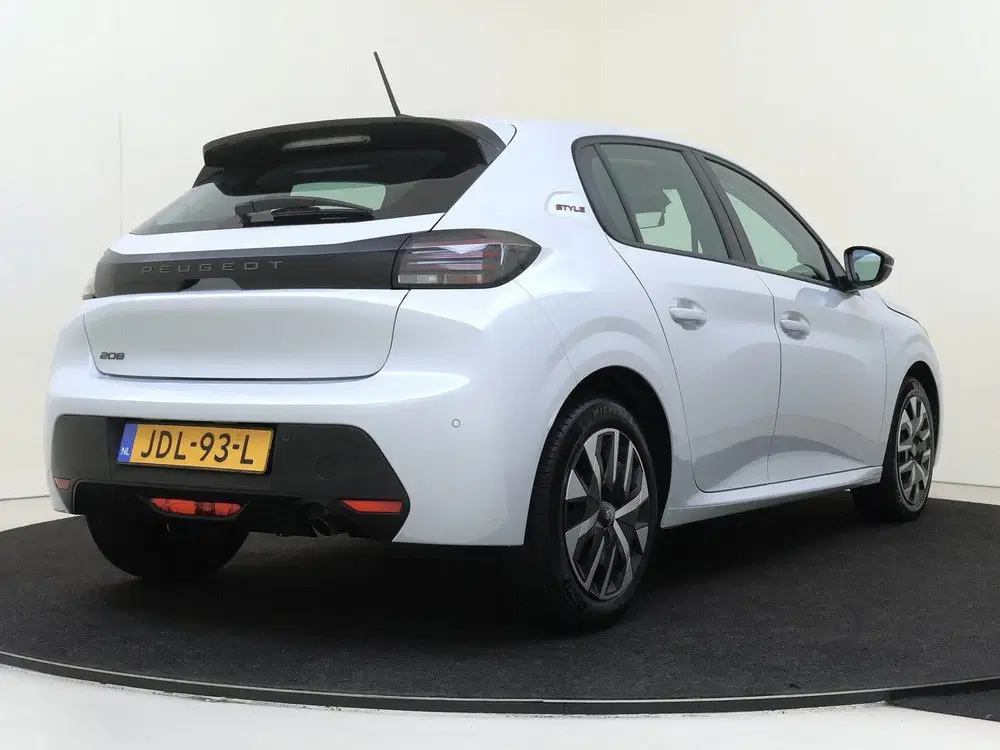 Peugeot 208 1.2 PureTech 100 Style uit 2025, foto 11