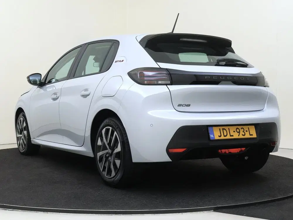Peugeot 208 1.2 PureTech 100 Style uit 2025, foto 4