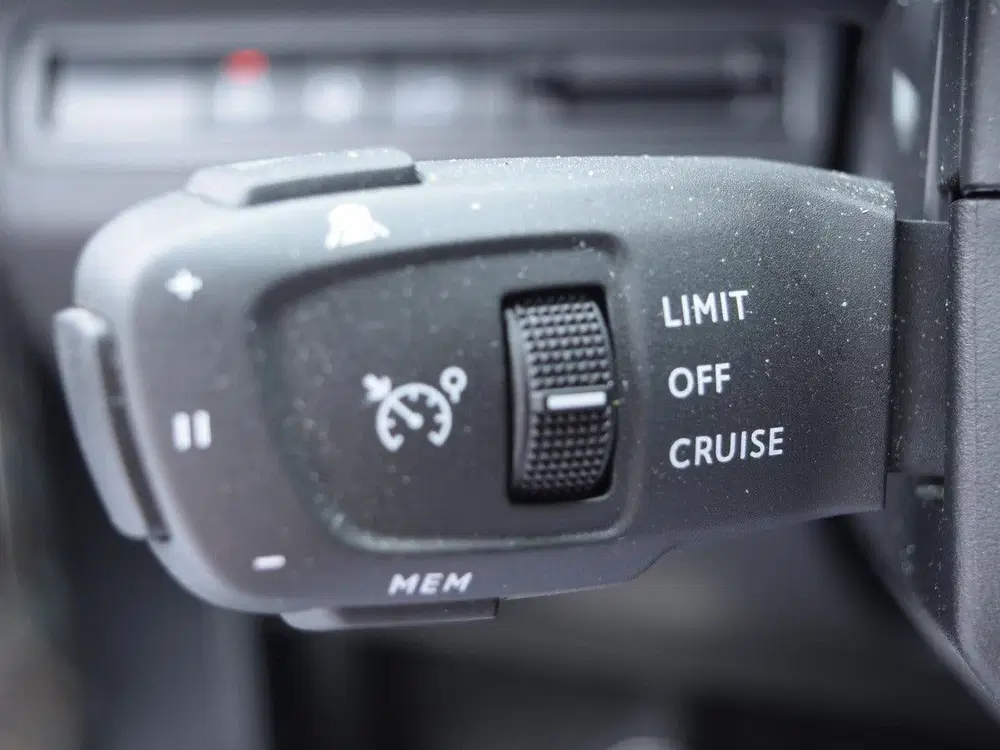 Peugeot 5008 1.2 PureTech GT Pack 7P l Focal l Elektris uit 2023, foto 18