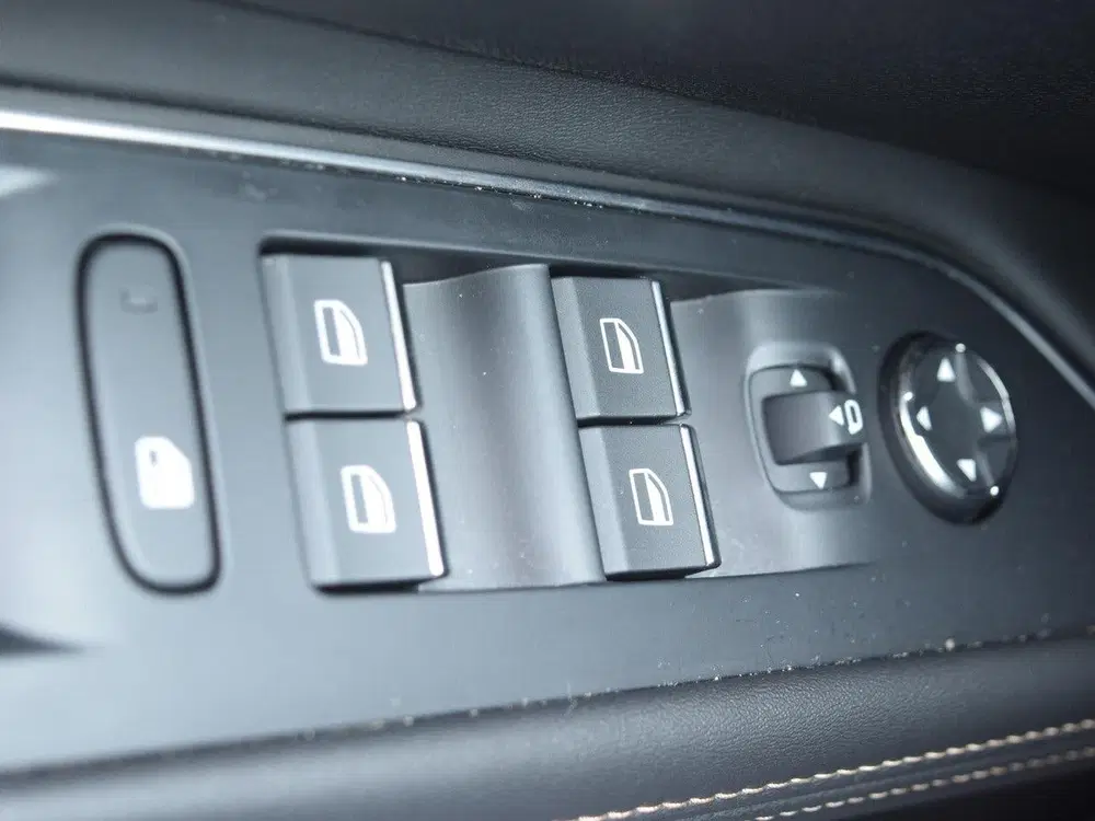 Peugeot 5008 1.2 PureTech GT Pack 7P l Focal l Elektris uit 2023, foto 19