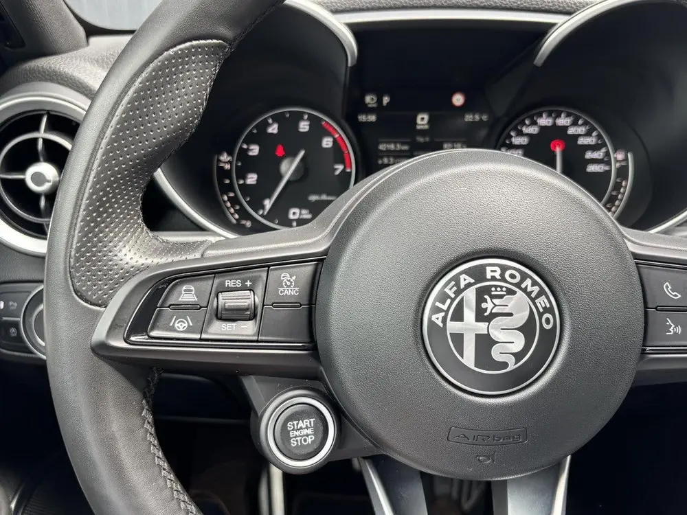 Alfa Romeo Giulia 200pk Sprint Automaat uit 2022, foto 11