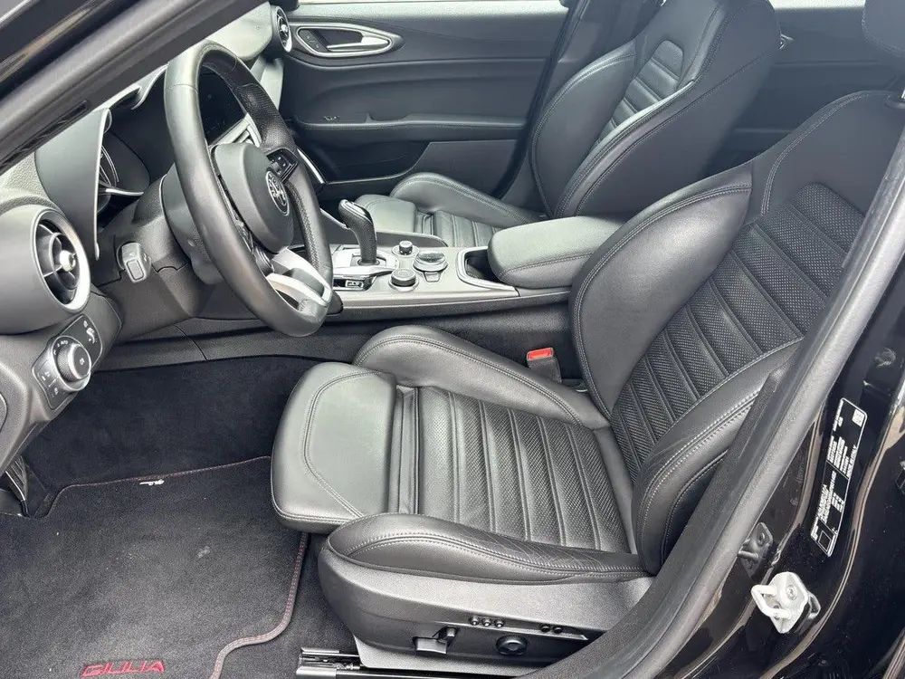 Alfa Romeo Giulia 200pk Sprint Automaat uit 2022, foto 14