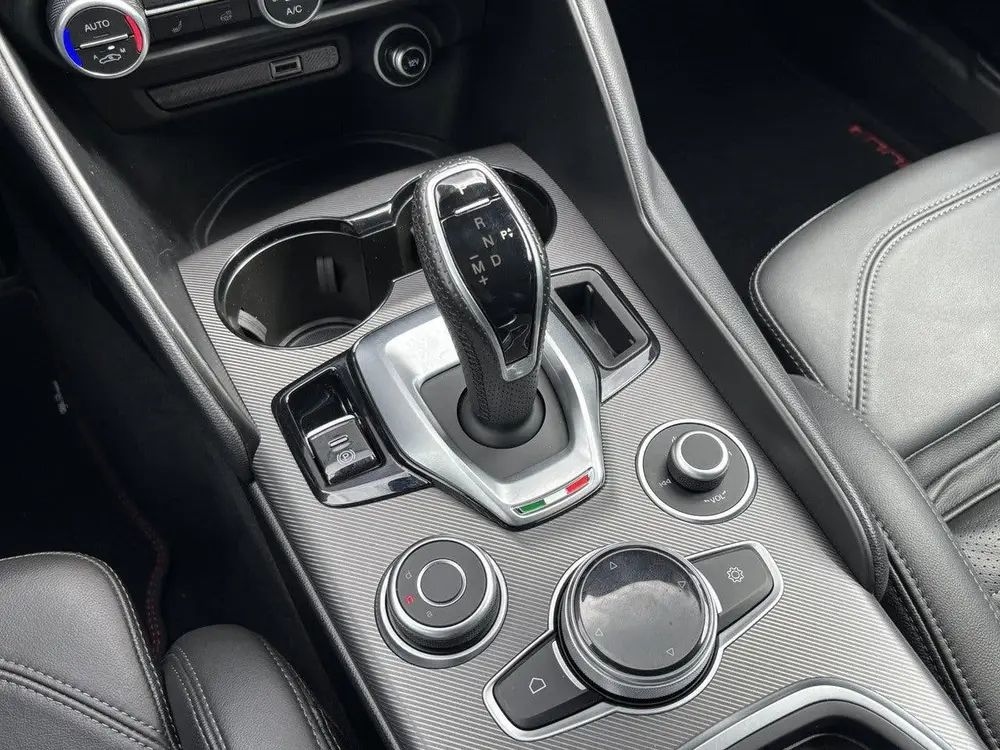 Alfa Romeo Giulia 200pk Sprint Automaat uit 2022, foto 9