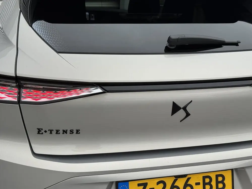 DS Automobiles DS 4 DS DS 4 1.6 E-Tense 225pk Aut Performance uit 2024, foto 10