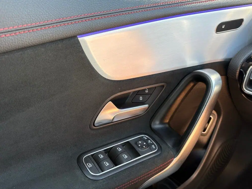 Mercedes-Benz CLA CLA 180 AUT. FACELIFT PANO-DAK NAVI uit 2024, foto 18
