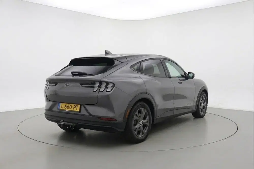Ford Mustang Mach-E RWD 75 kWh uit 2021, foto 3