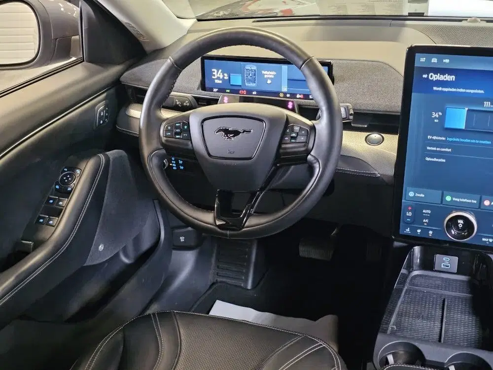 Ford Mustang Mach-E RWD 75 kWh uit 2021, foto 9