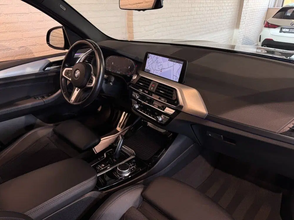 BMW X3 xDrive20i High Executive M-Sport Pano Trek uit 2021, foto 3