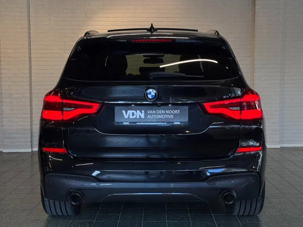 BMW X3 xDrive20i High Executive M-Sport Pano Trek uit 2021, foto 8