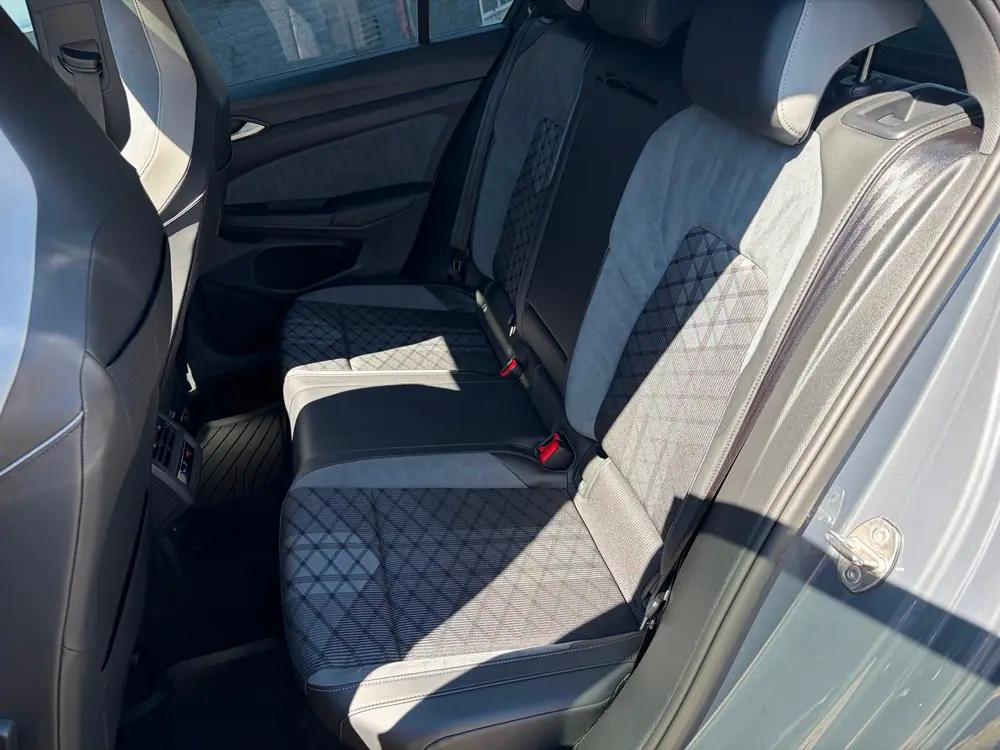 Volkswagen Golf 1.5 eTSI R-Line|IQ|Pano|ACC|Alarm|Keyless|Tr uit 2024, foto 20