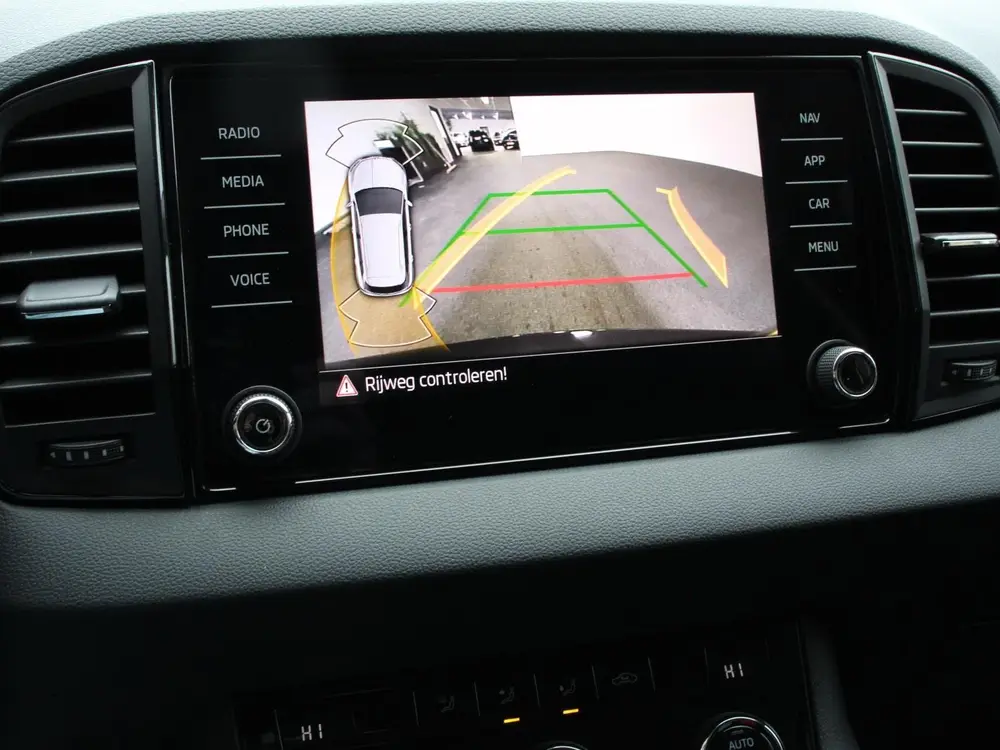 Skoda Karoq 1.5 TSI 150pk DSG ACT Selection DEMO Navig uit 2025, foto 3