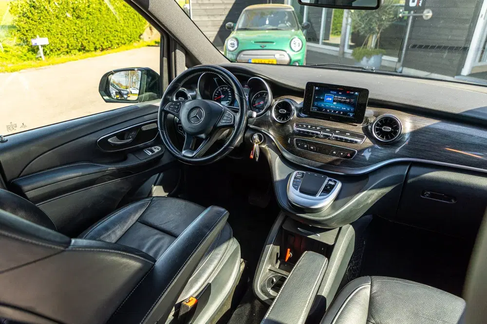 Mercedes-Benz V-Klasse 300d Lang DC Edition I Marcopolo I Sc uit 2020, foto 2