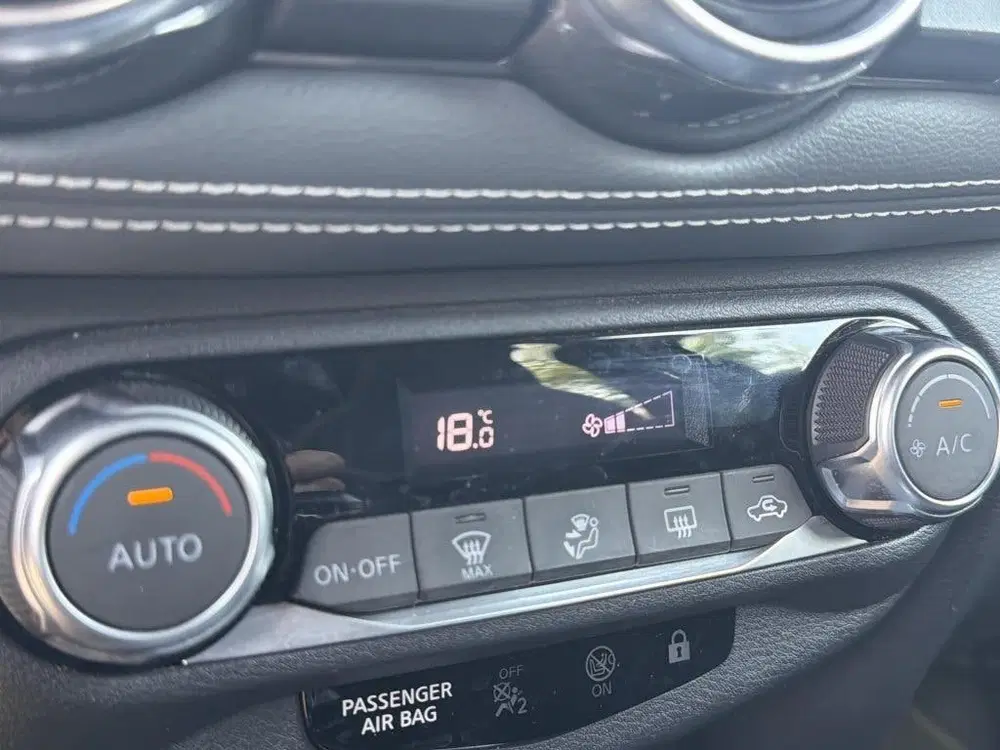 Nissan Juke 1.0DIG-T N-Connecta uit 2020, foto 19