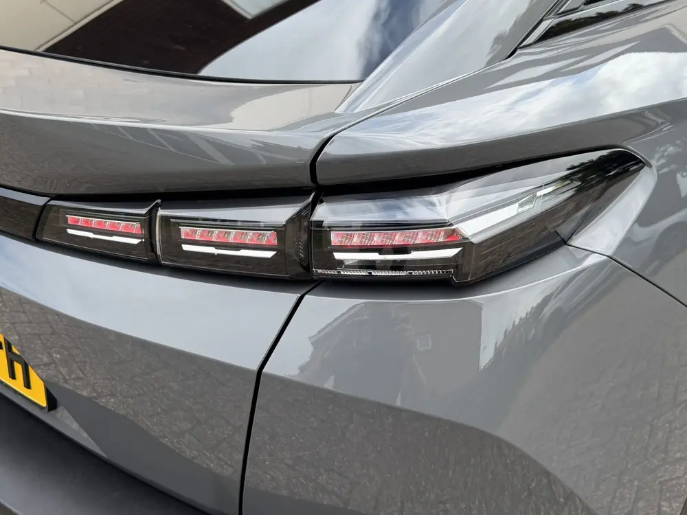 Peugeot 408 1.2 Hybrid Automaat Allure uit 2025, foto 7