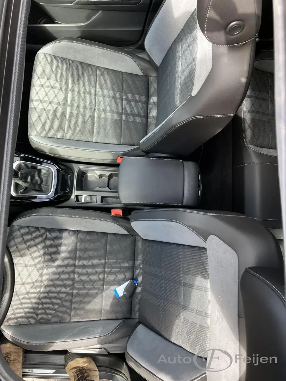 Volkswagen T-Roc 1.5 TSI DSG R-LINE EDITION , PANO , BLACK S uit 2025, foto 16