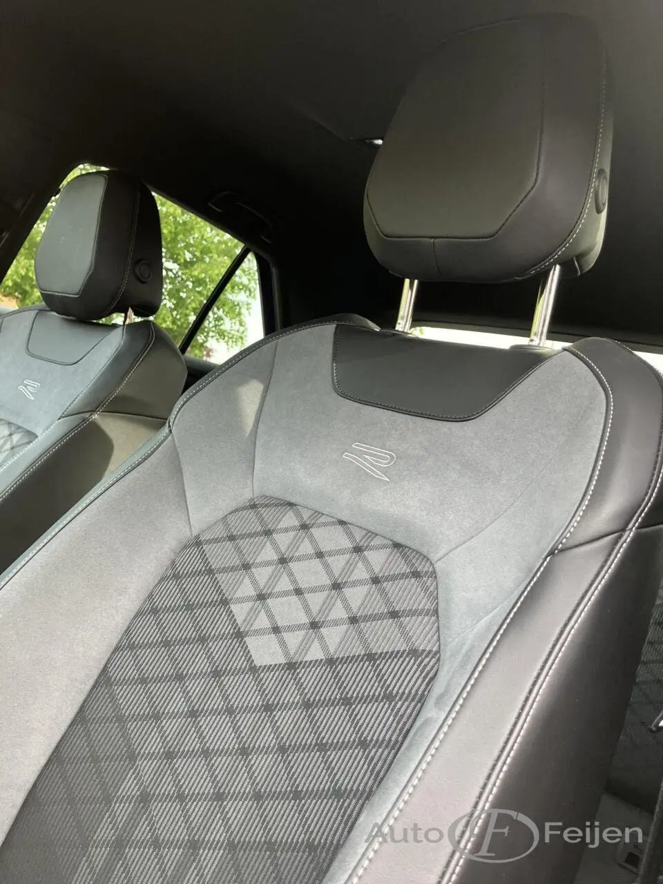 Volkswagen T-Roc VW T-ROC 15 TSI DSG R-LINE , AFN TREKHAAK , KEYLESS ENTRY uit 2025, foto 12