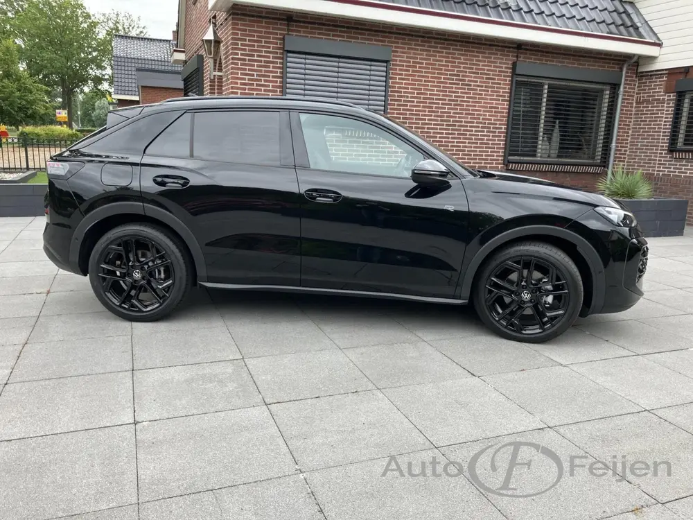 Volkswagen T-Roc 1.5 eTsi DSG R-LINE FIRST EDITION BLACK STY uit 2026, foto 6
