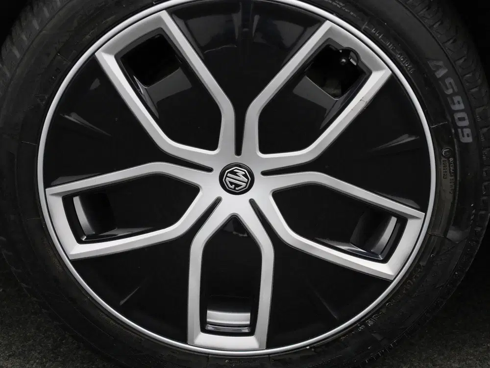 MG MG4 Luxury 64 kWh uit 2023, foto 14