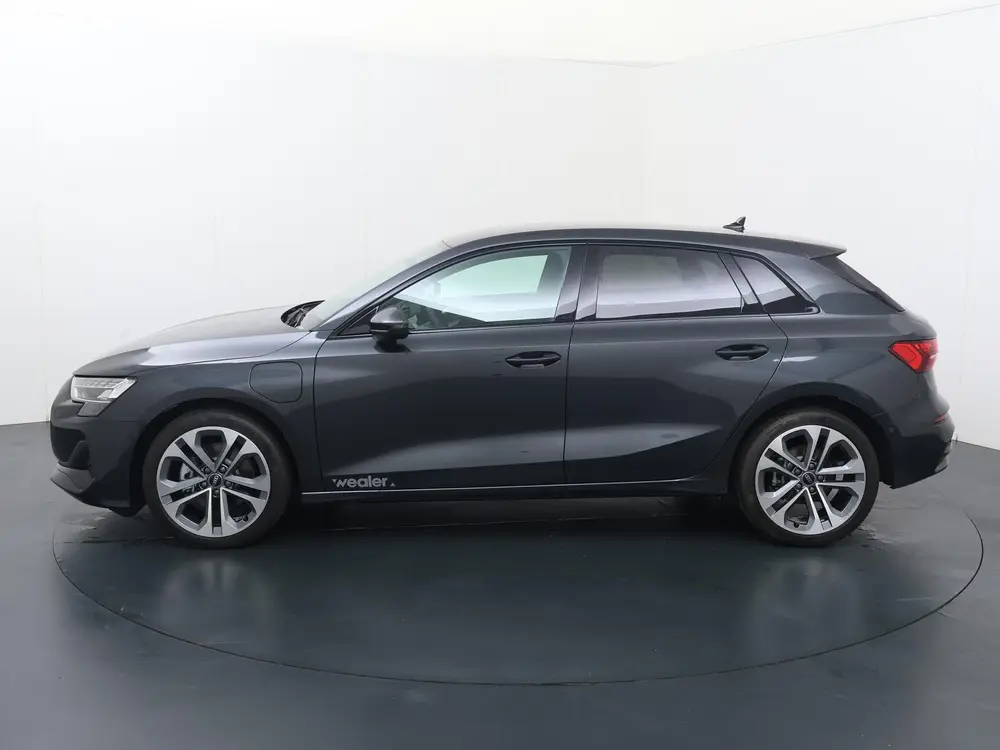 Audi A3 Advanced edition TFSI e 150 kW S tronic uit 2025, foto 2