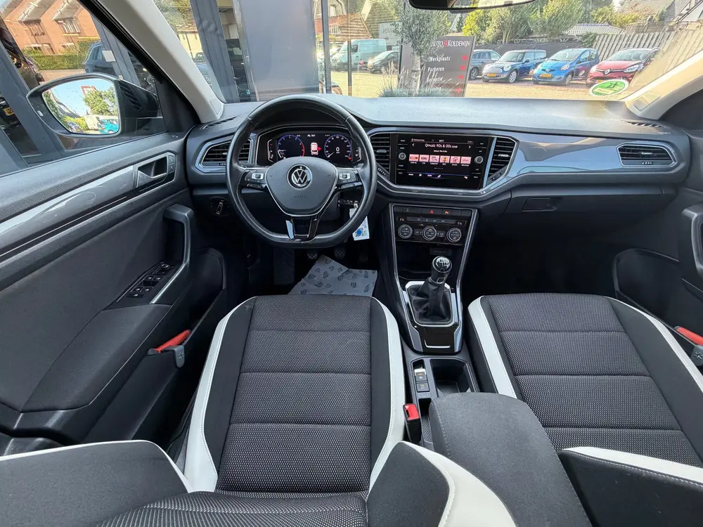 VOLKSWAGEN T-ROC T-Roc 1.5 TSI 150pk Sport (bj 2021) uit 2021, foto 2