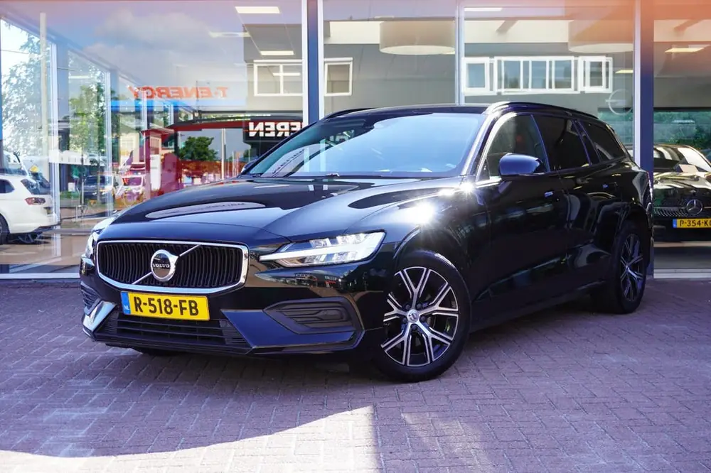 Volvo V60 2.0 B3 Essential Automaat | Airco | Navigatie | Ca uit 2022