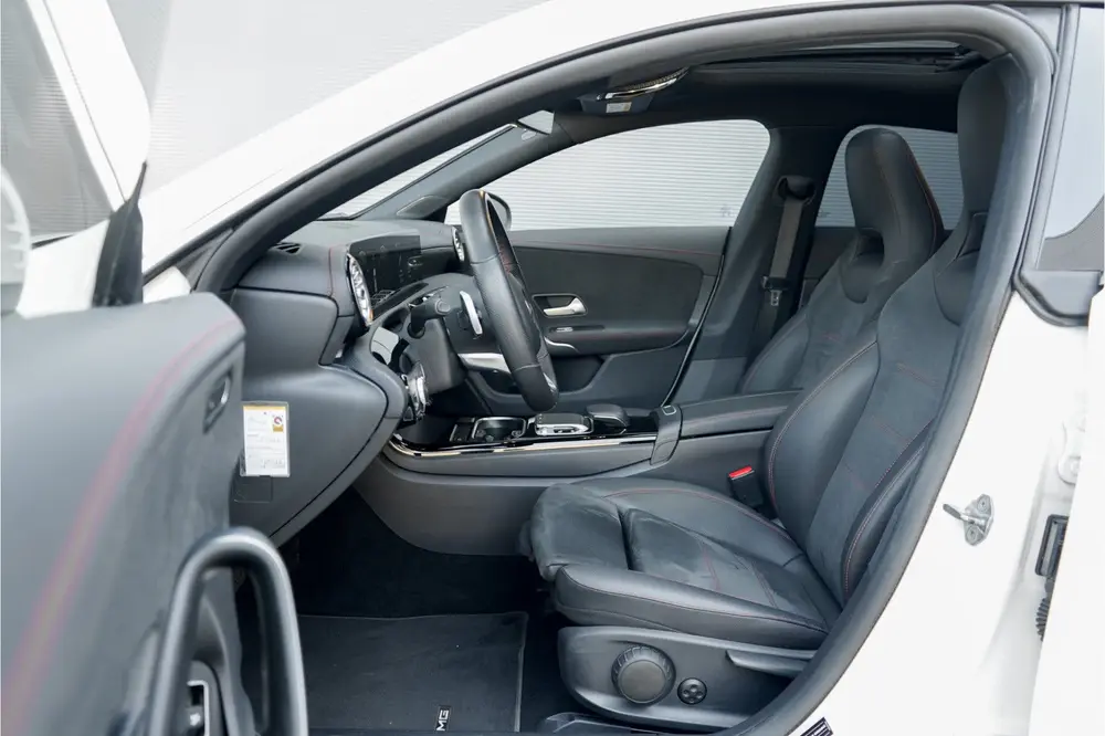 Mercedes-Benz CLA 200 Business Solutio uit 2020, foto 4
