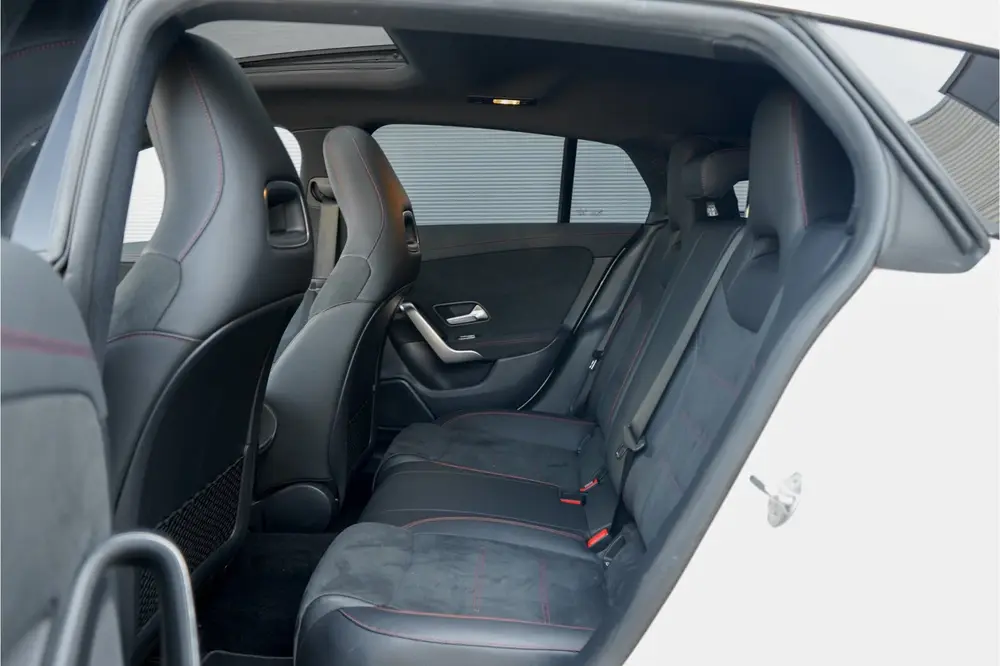 Mercedes-Benz CLA 200 Business Solutio uit 2020, foto 8