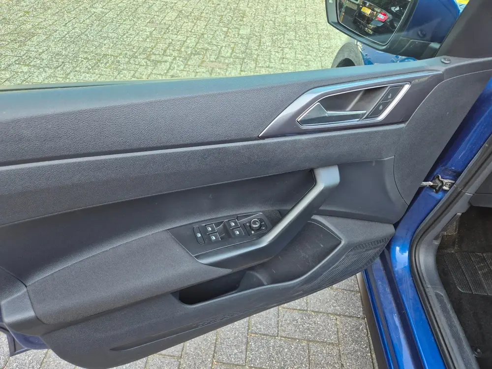 Volkswagen Polo 1.0 TSI Highline R-Line uit 2020, foto 20