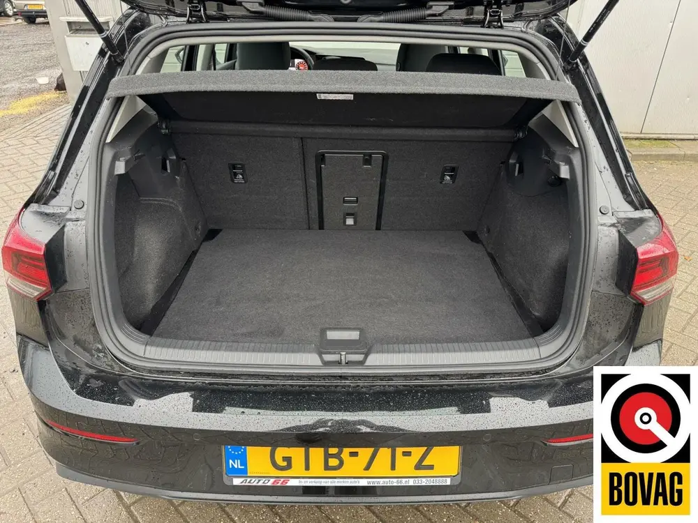 Volkswagen Golf 1.5 TSI R-Line uit 2024, foto 10
