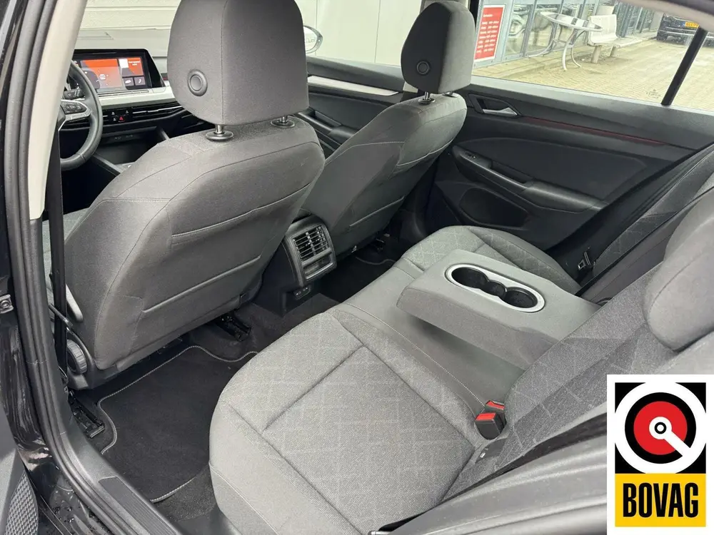 Volkswagen Golf 1.5 TSI R-Line uit 2024, foto 11