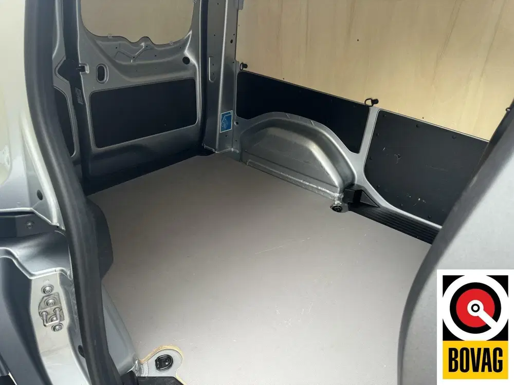 Renault Kangoo 1.3 TCe 100 Comfort L1 Benzine uit 2023, foto 8